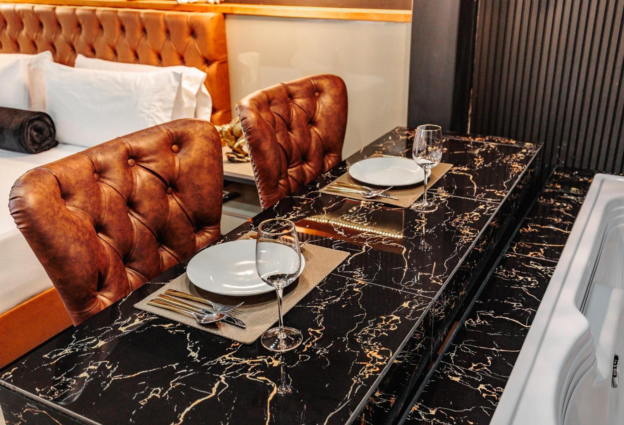 One Laureles Aparthotel
